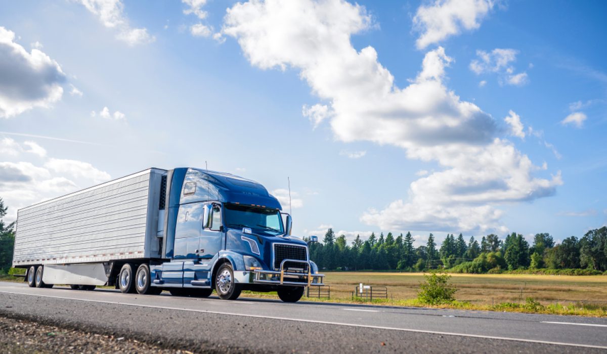 Big,Rig,Powerful,Professional,Industrial,Blue,Bonnet,Semi,Truck,For